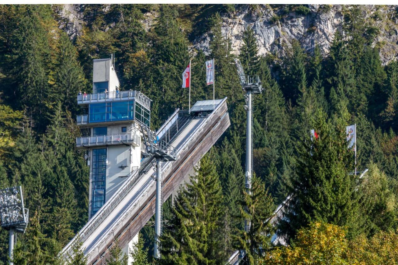 Zur Gluecklichen Kuh Hotel Oberstdorf Exterior photo